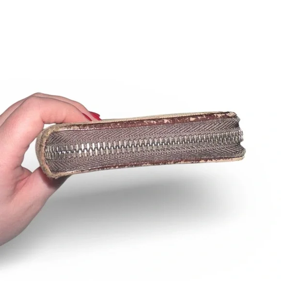 Gucci Guccissima Monogram Zip Wallet - Picture 3 of 8